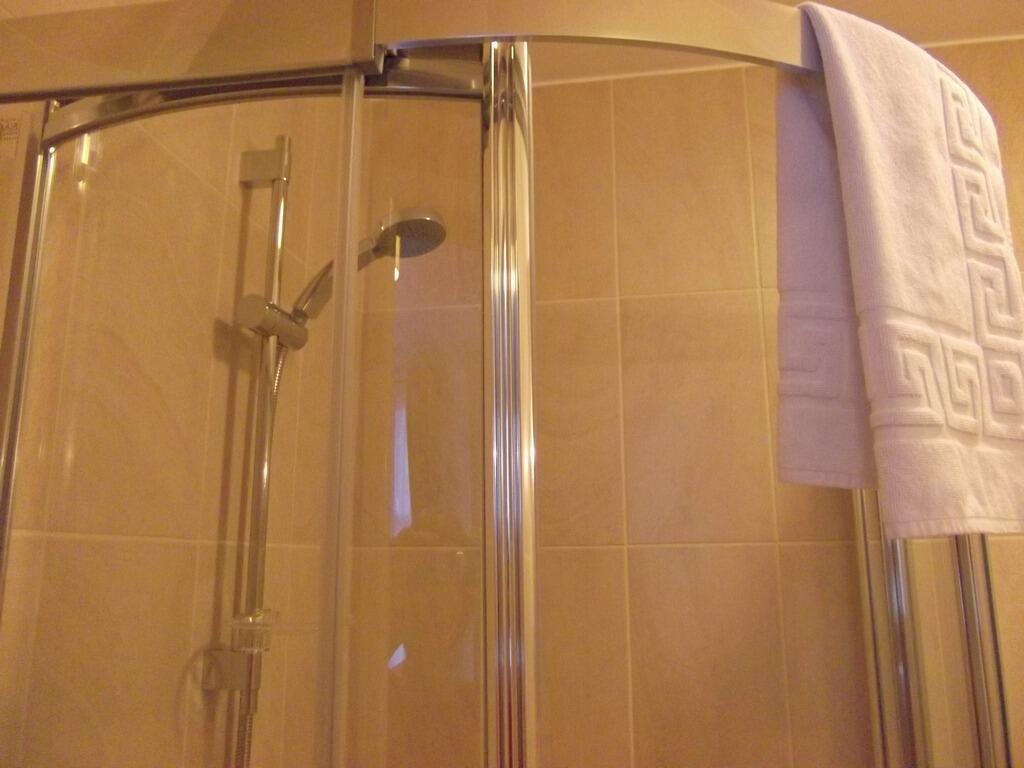 Holmlea Guest House Exclusively For Adults 温德米尔 外观 照片